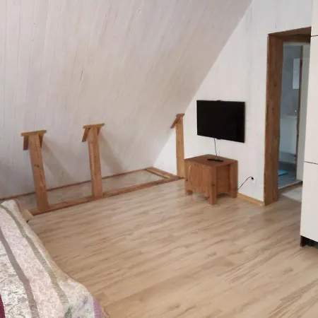 Oekopesa Kuelaliskorterid Apartman Otepää